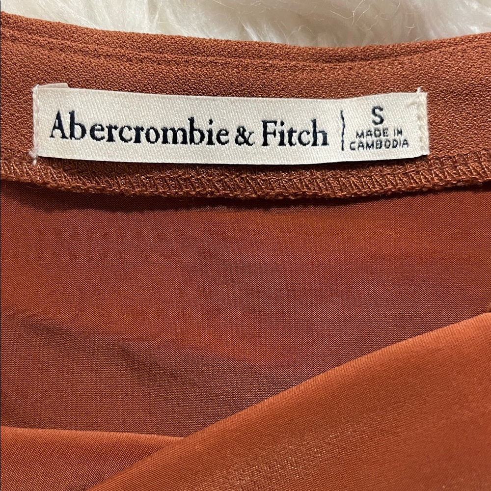 Abercrombie & Fitch Black and Brown Crop Tops bundle - Picture 2 of 3